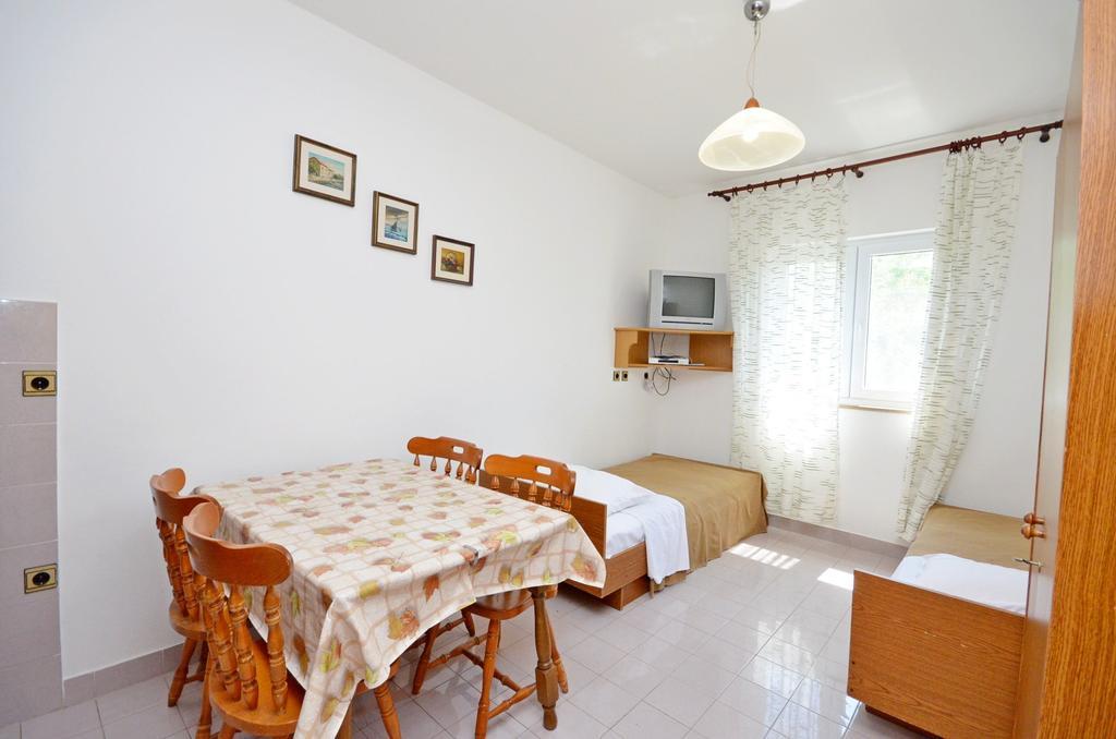 Apartments Vila Punta Jadrtovac Екстериор снимка