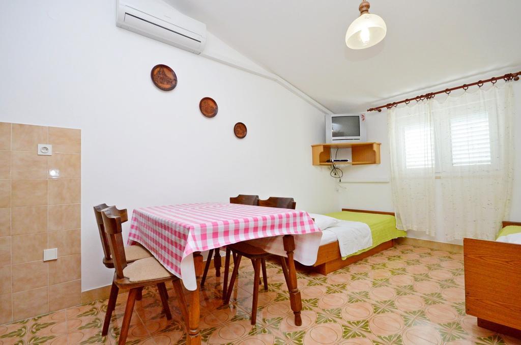 Apartments Vila Punta Jadrtovac Екстериор снимка